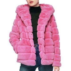Apparis Goldie coat in sugar pink